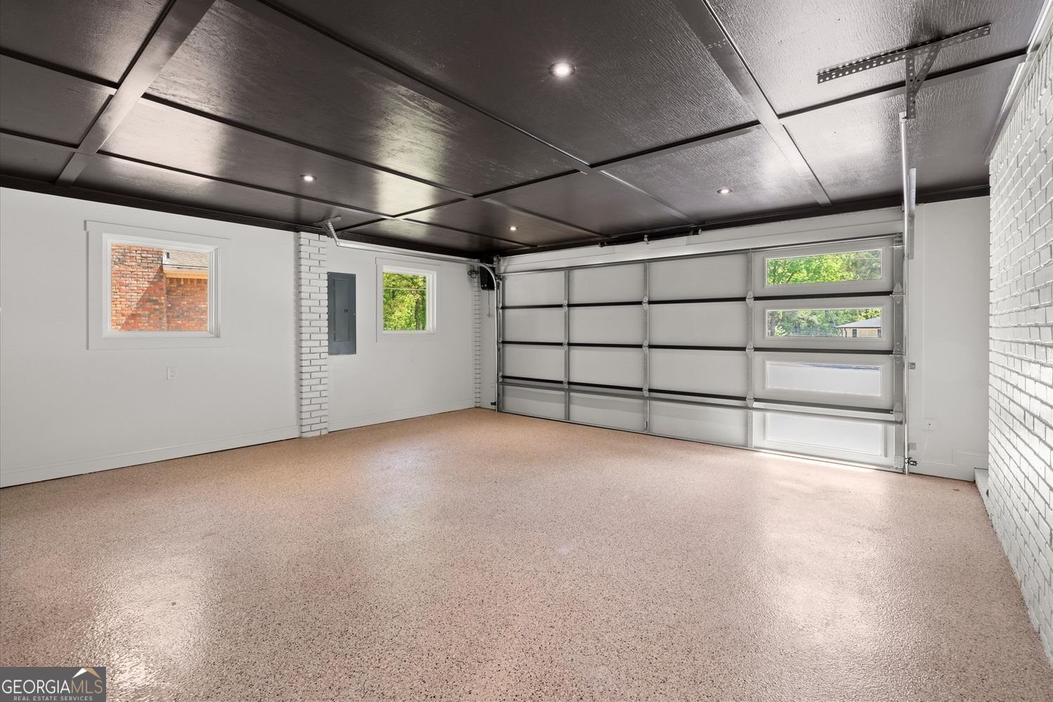 61 Suburban Drive NW