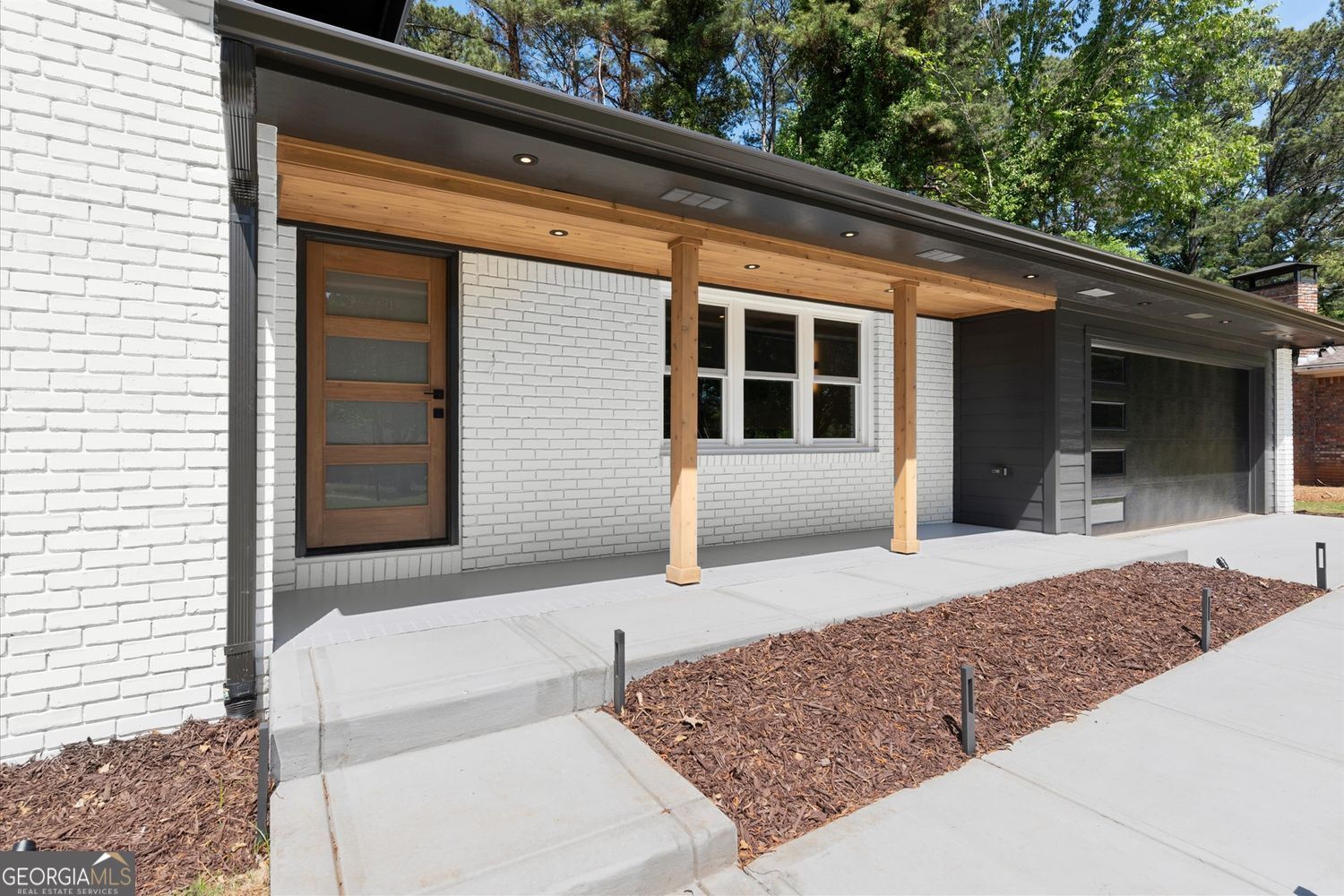 61 Suburban Drive NW