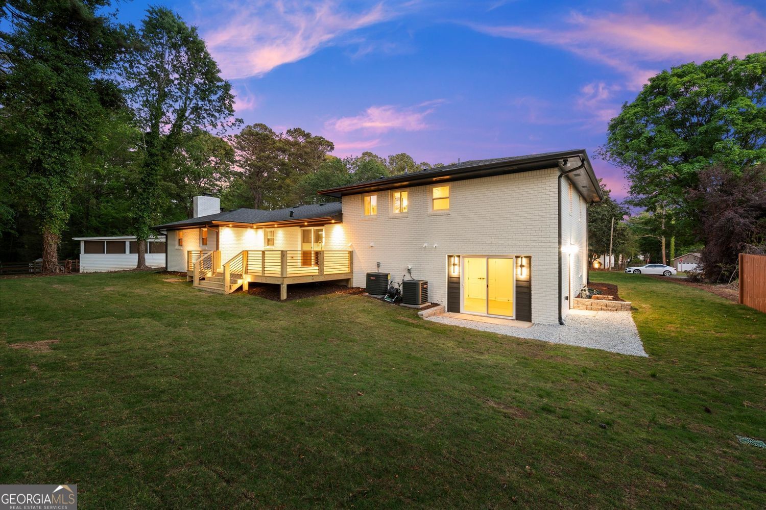 61 Suburban Drive NW