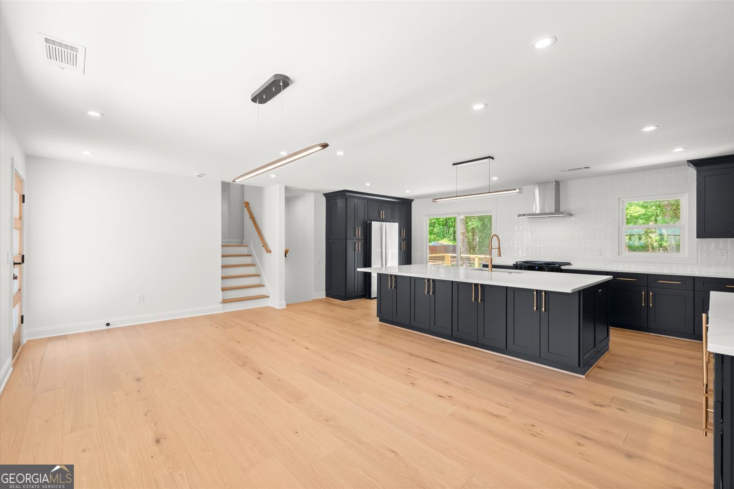 61 Suburban Drive NW