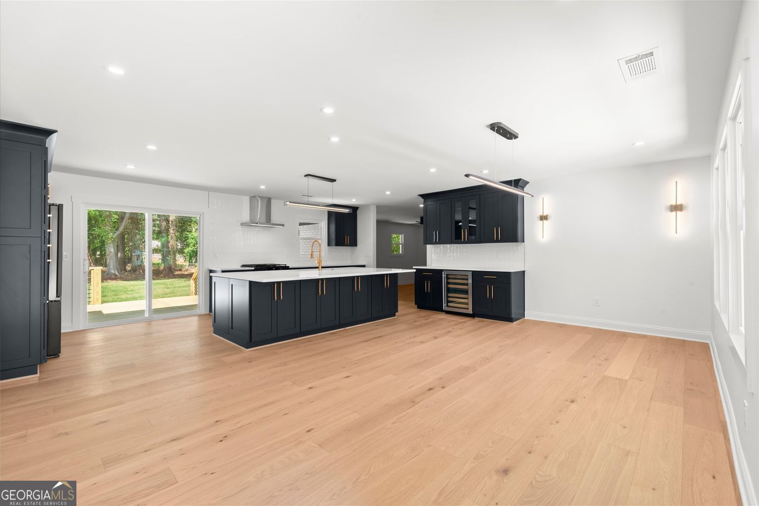 61 Suburban Drive NW