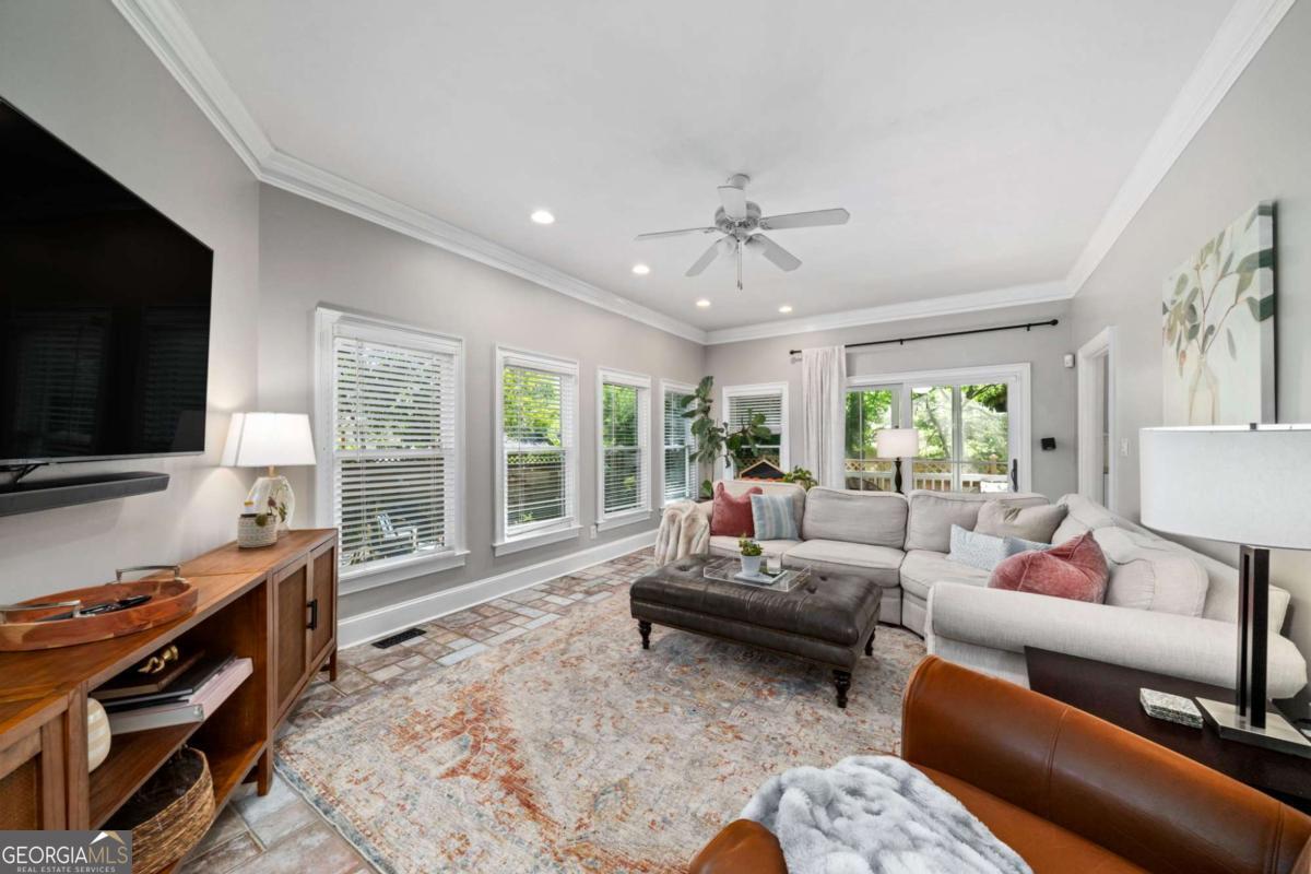 109 Peachtree Hills Avenue NE
