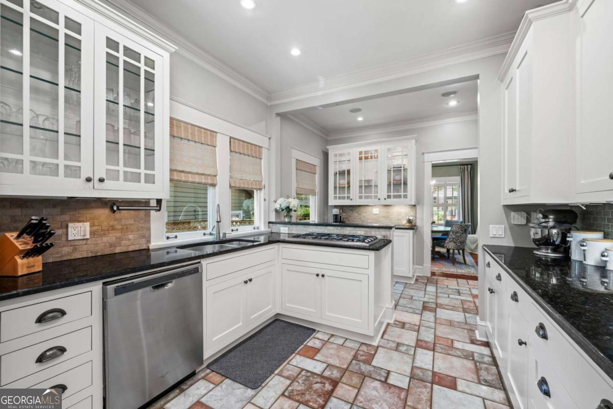 109 Peachtree Hills Avenue NE