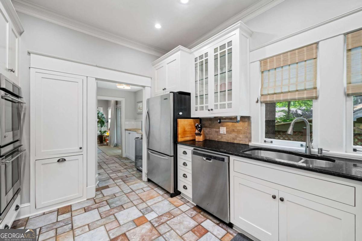 109 Peachtree Hills Avenue NE