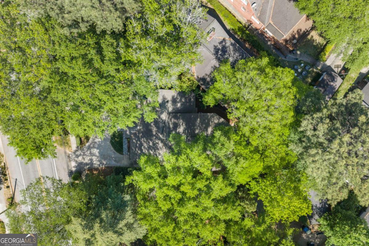 109 Peachtree Hills Avenue NE