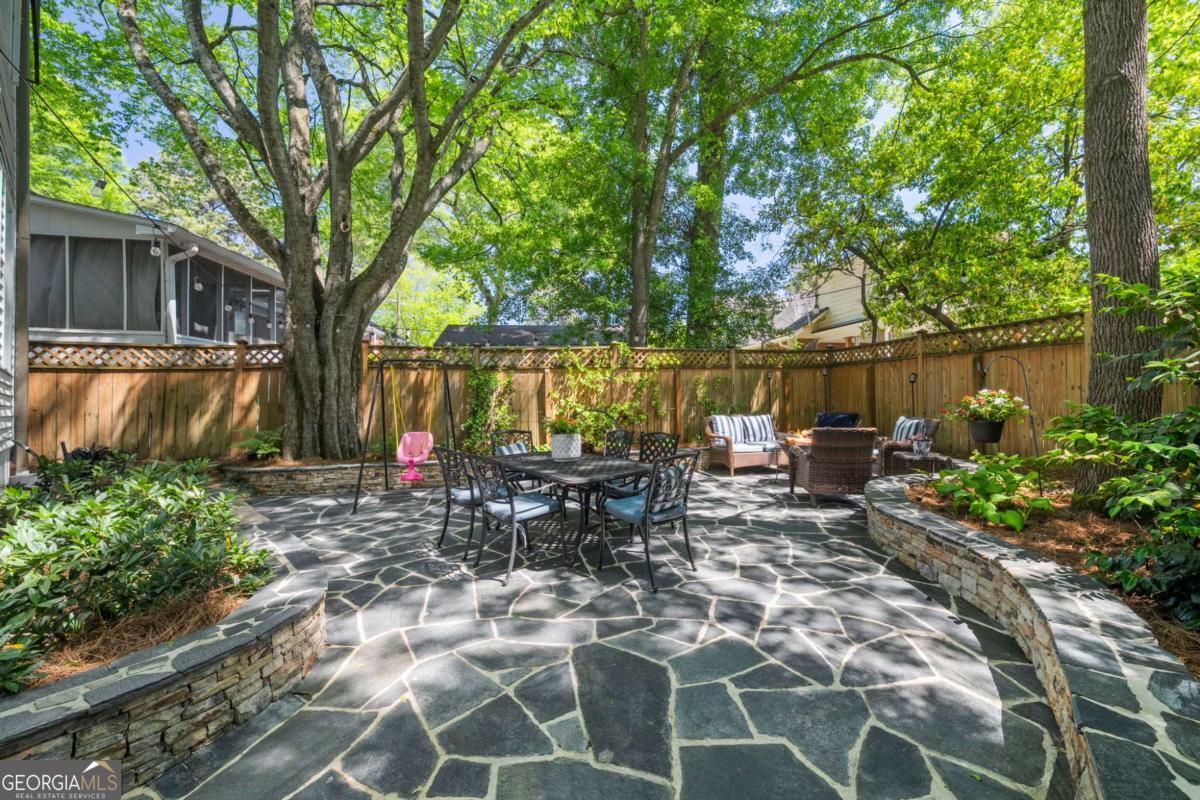 109 Peachtree Hills Avenue NE