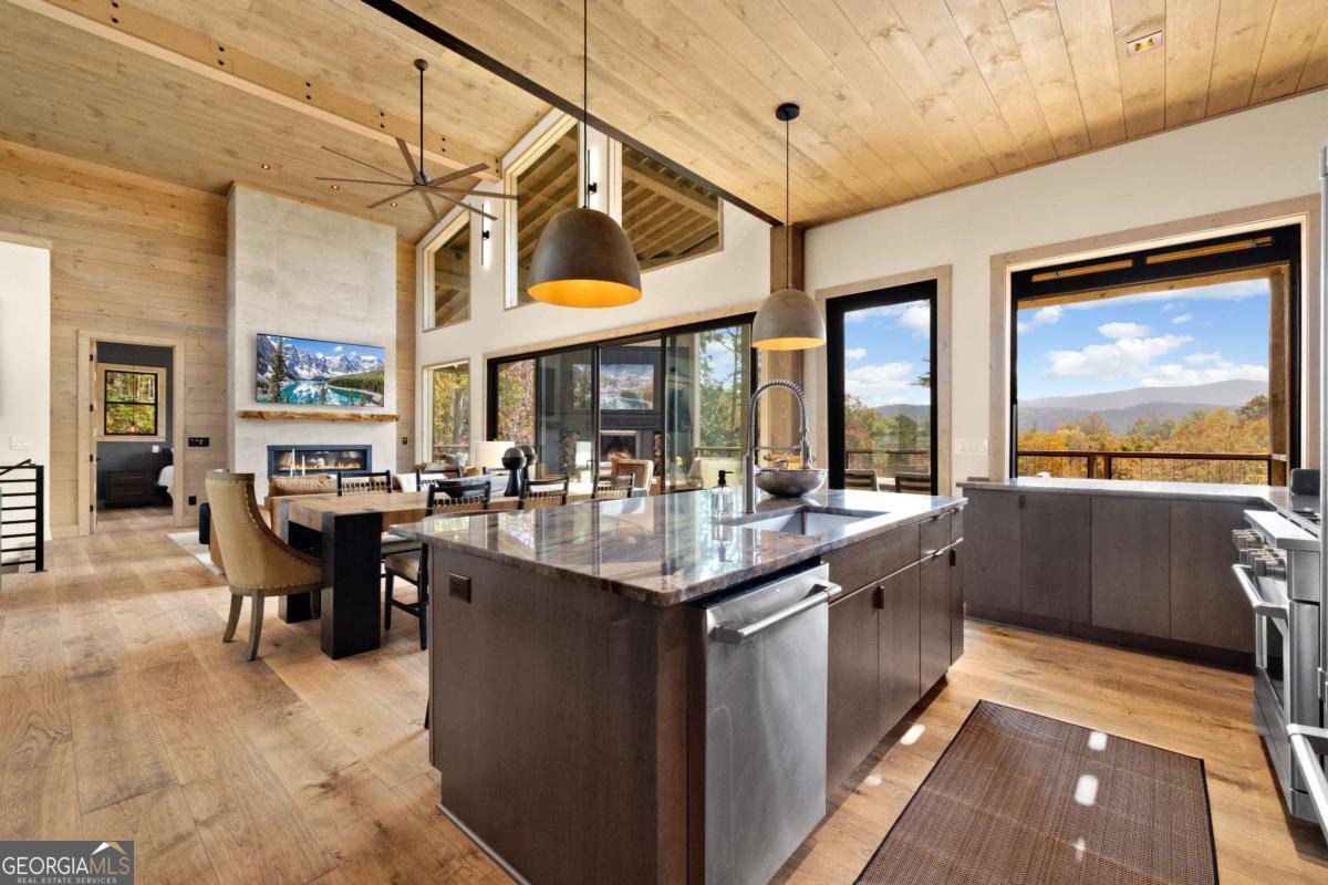 142 Sequoyah Ridge
