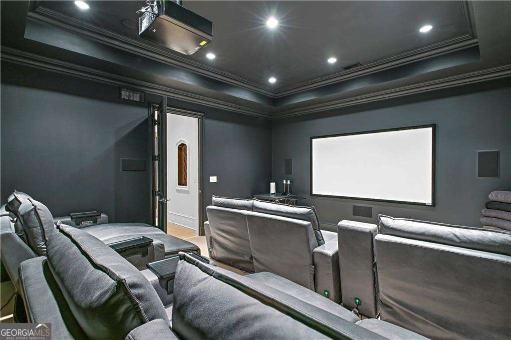 369 Pine Tree Drive NE