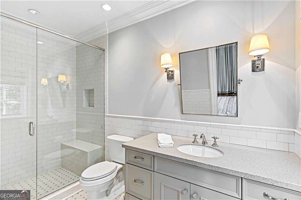 369 Pine Tree Drive NE