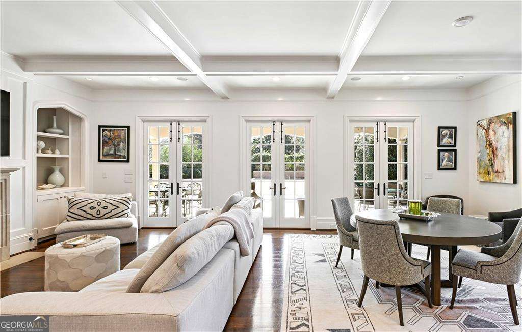 369 Pine Tree Drive NE