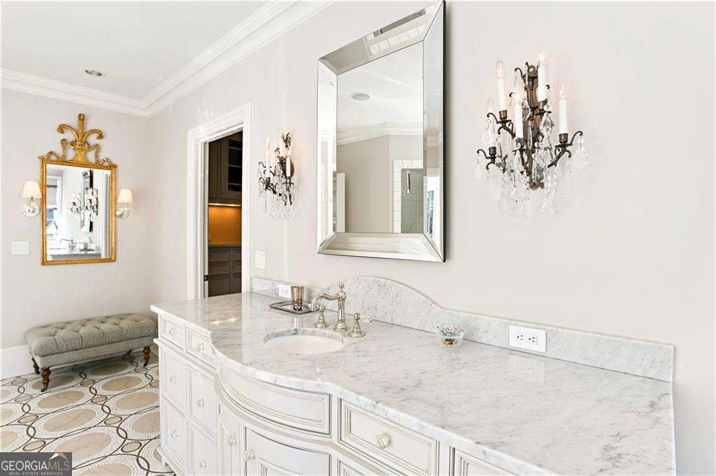 369 Pine Tree Drive NE