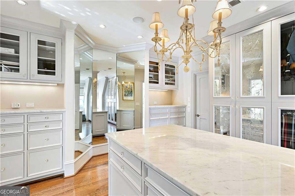 369 Pine Tree Drive NE