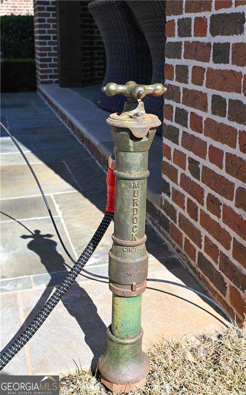 369 Pine Tree Drive NE