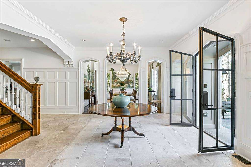 369 Pine Tree Drive NE