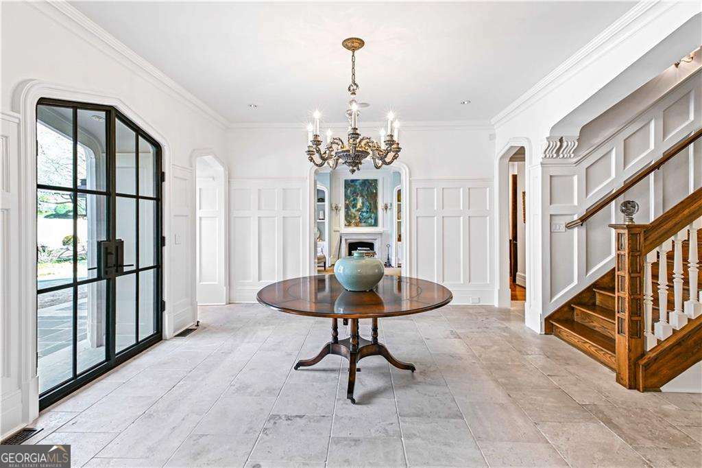 369 Pine Tree Drive NE