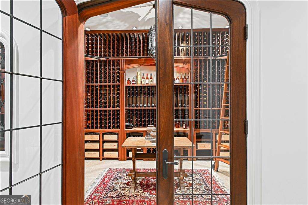 369 Pine Tree Drive NE