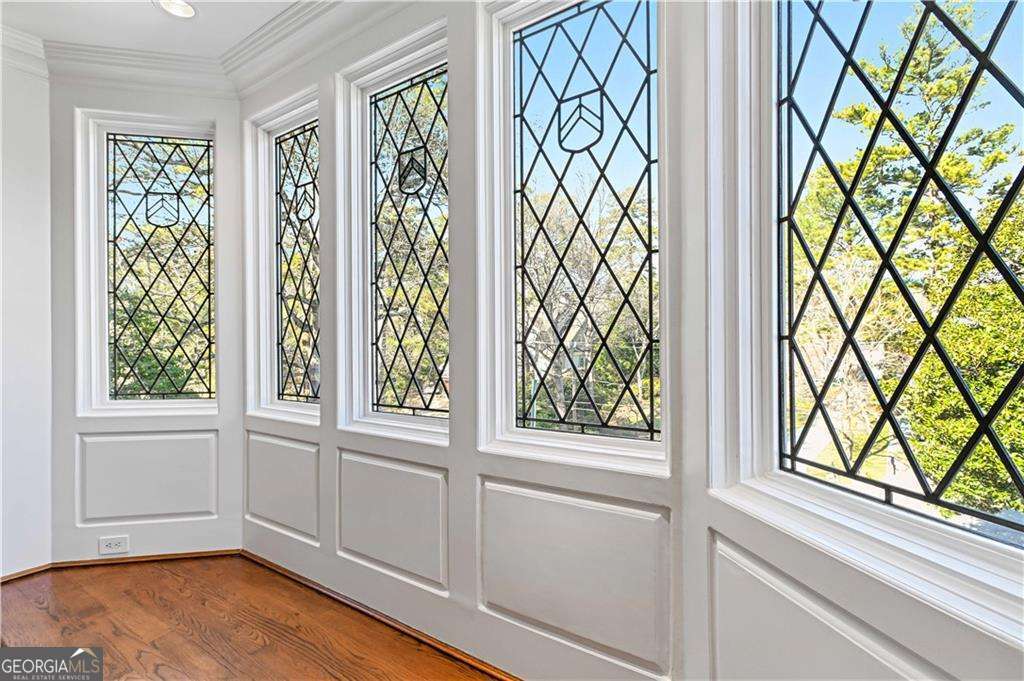 369 Pine Tree Drive NE