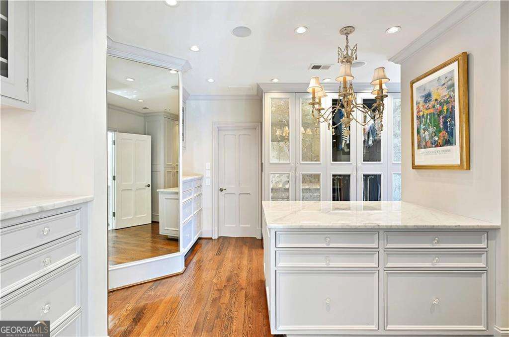 369 Pine Tree Drive NE