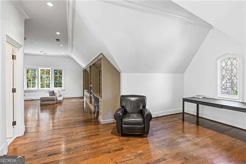 369 Pine Tree Drive NE