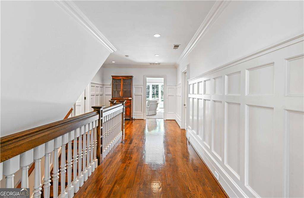 369 Pine Tree Drive NE