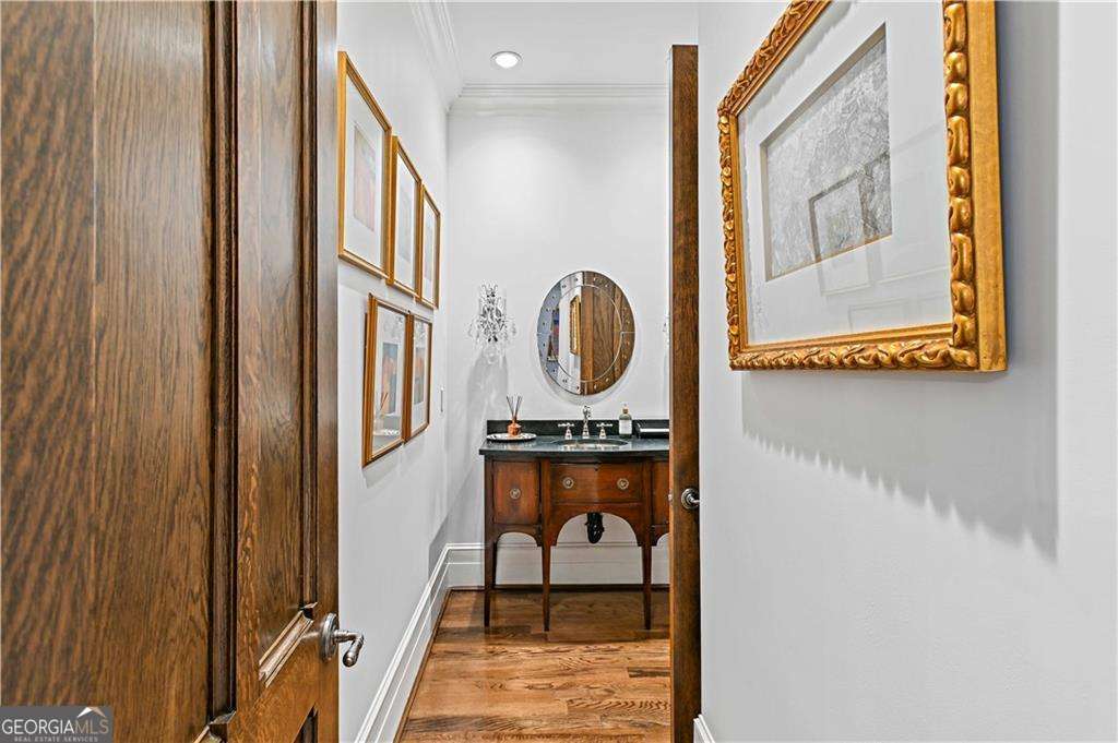 369 Pine Tree Drive NE