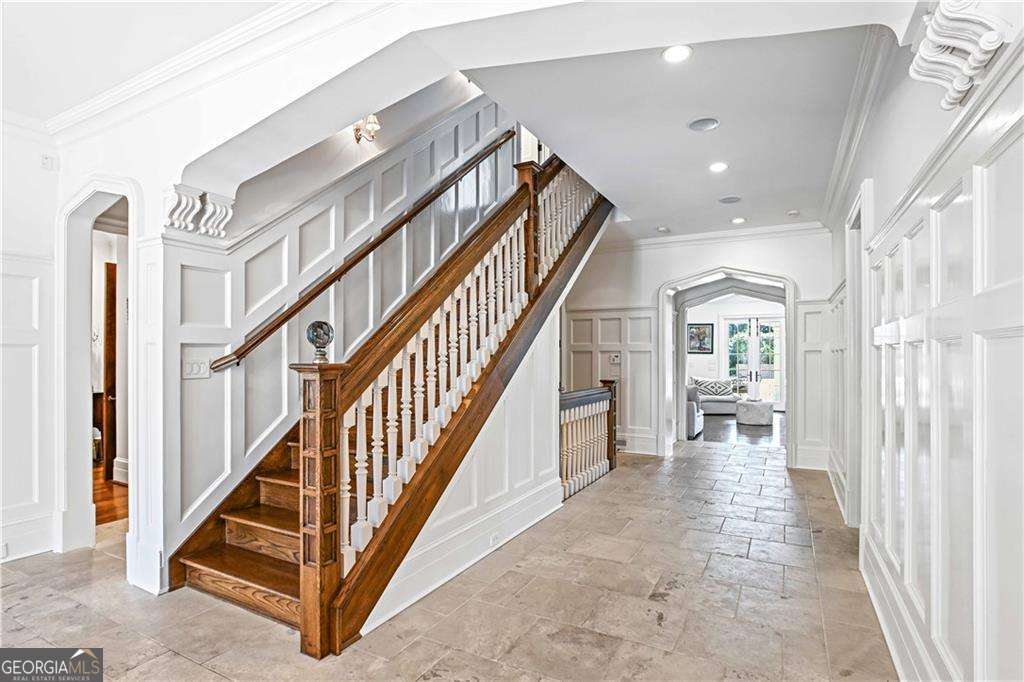 369 Pine Tree Drive NE