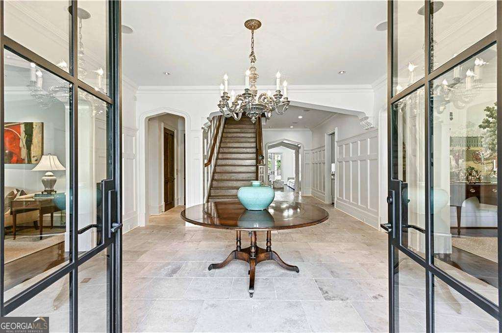 369 Pine Tree Drive NE