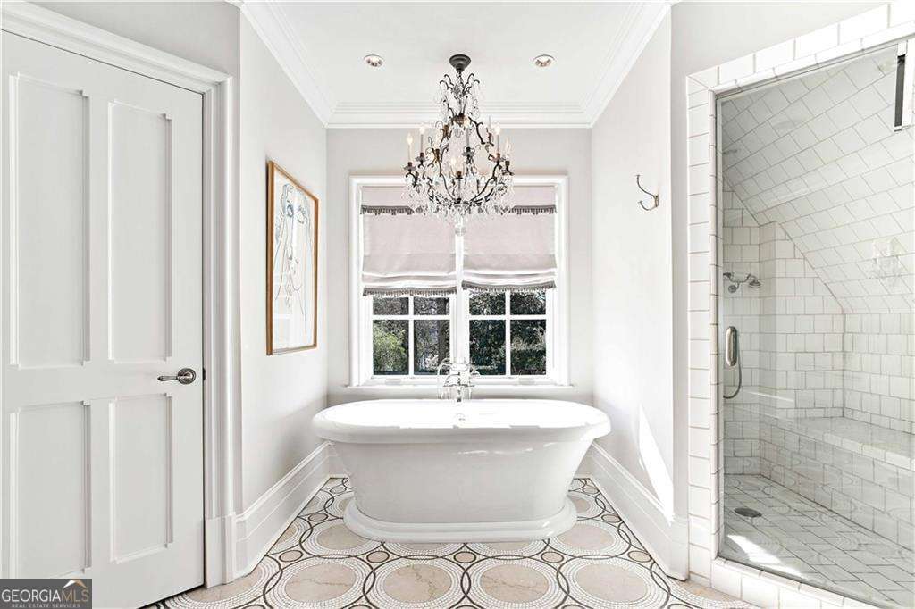 369 Pine Tree Drive NE