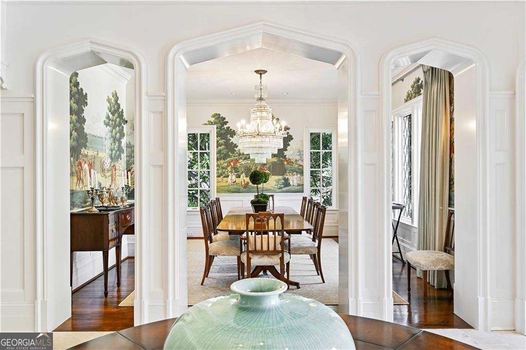 369 Pine Tree Drive NE