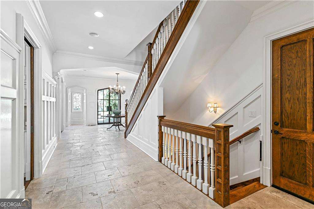 369 Pine Tree Drive NE