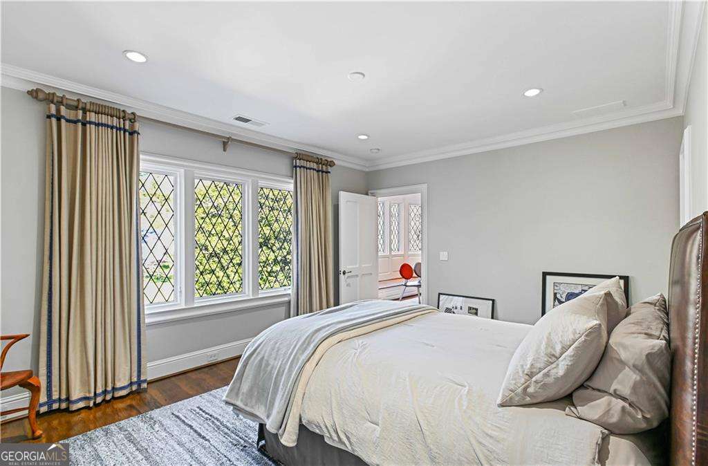 369 Pine Tree Drive NE