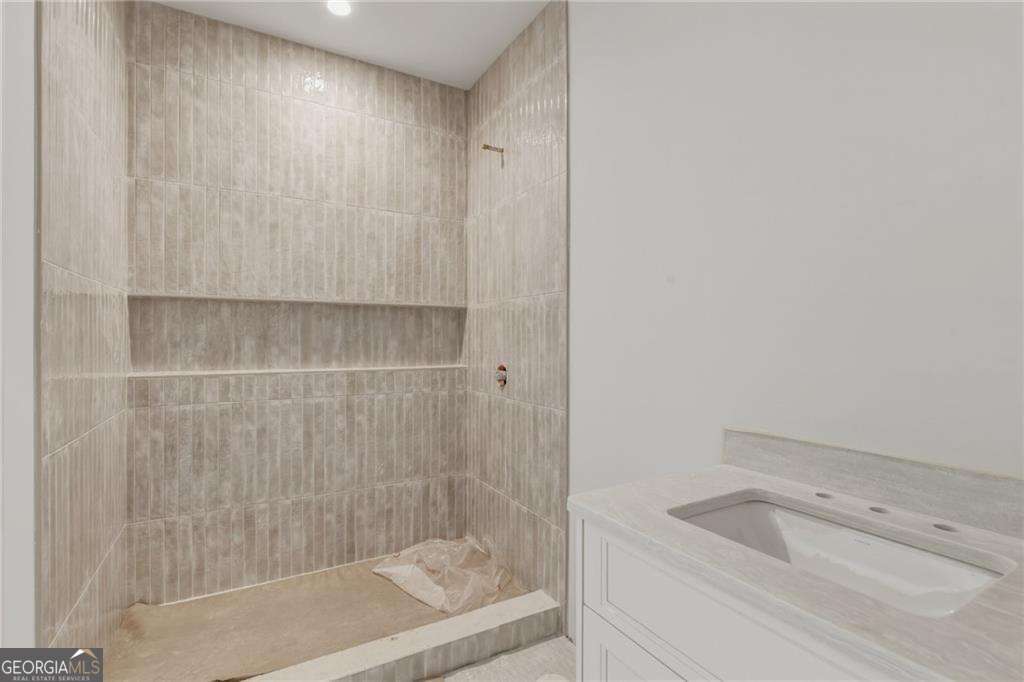 720 Edgewater Trail