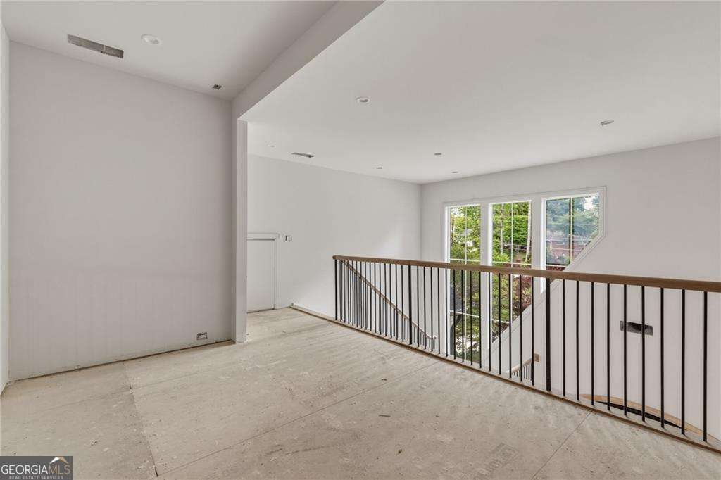 720 Edgewater Trail