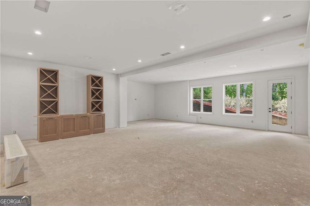 720 Edgewater Trail