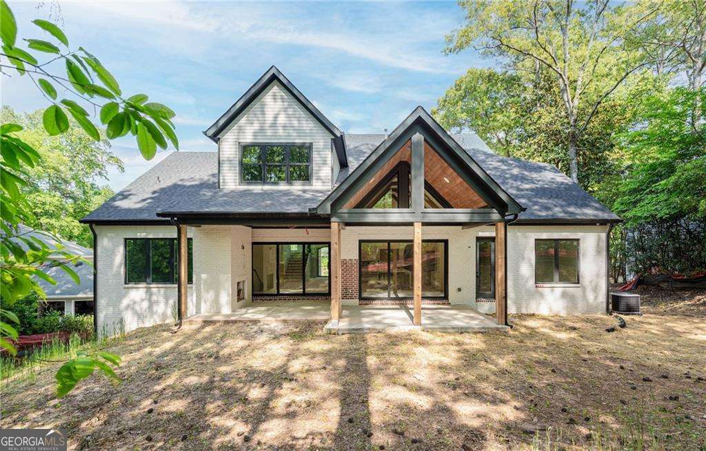 720 Edgewater Trail