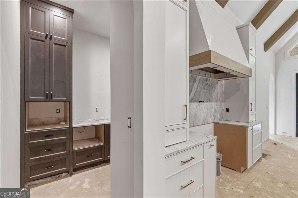 720 Edgewater Trail