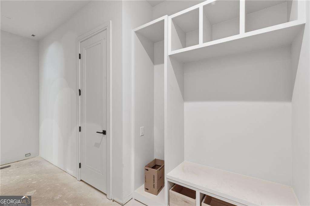 720 Edgewater Trail