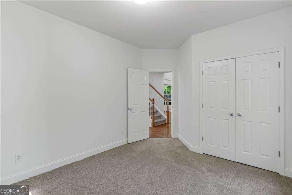 5678 Coopers Glen Court SW