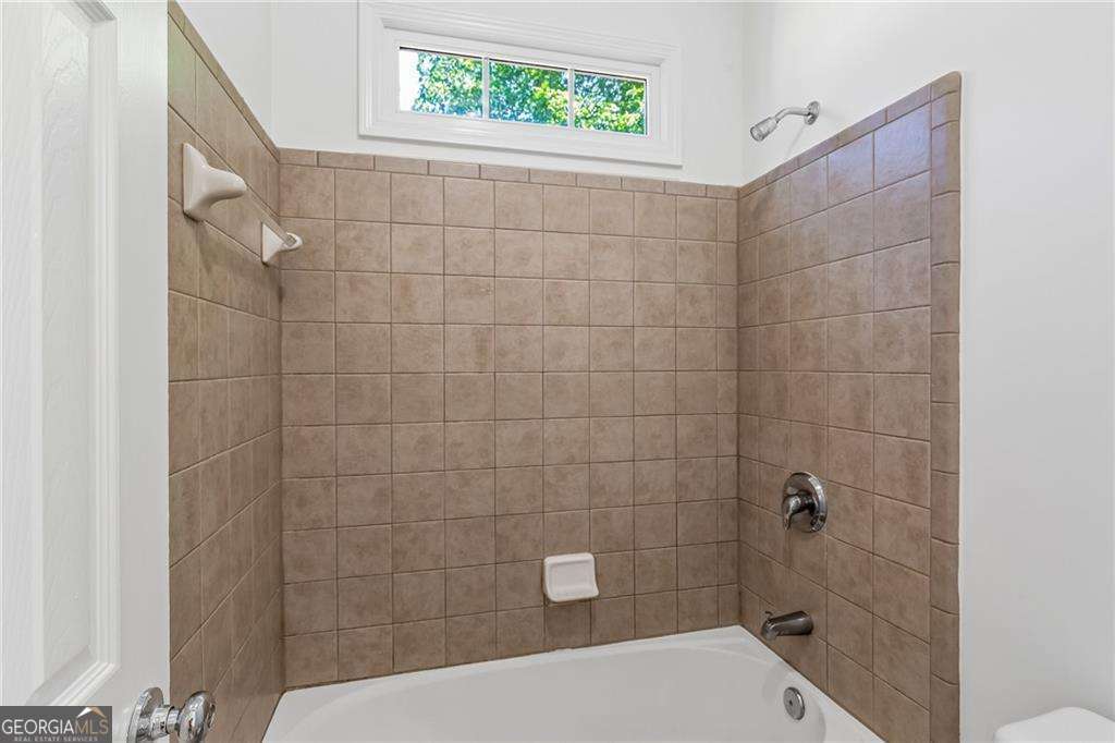 5678 Coopers Glen Court SW