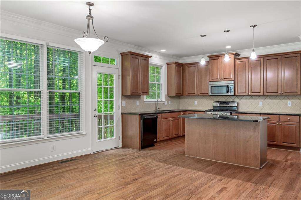 5678 Coopers Glen Court SW