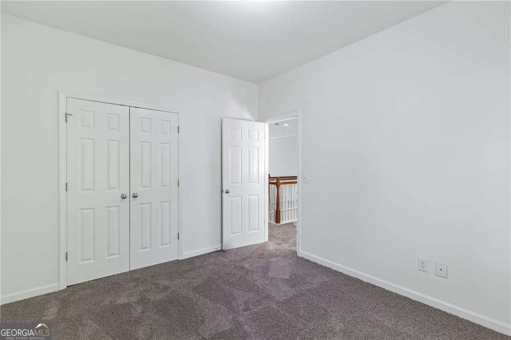 5678 Coopers Glen Court SW