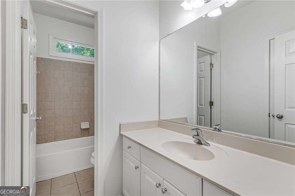5678 Coopers Glen Court SW