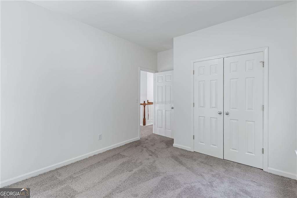 5678 Coopers Glen Court SW