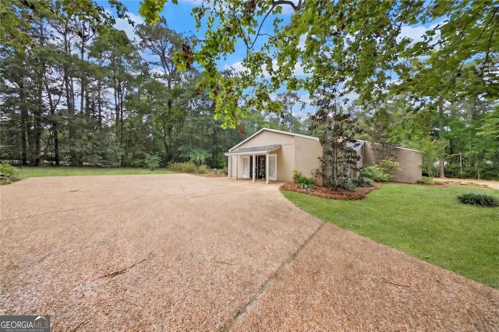 20 Cherokee Road