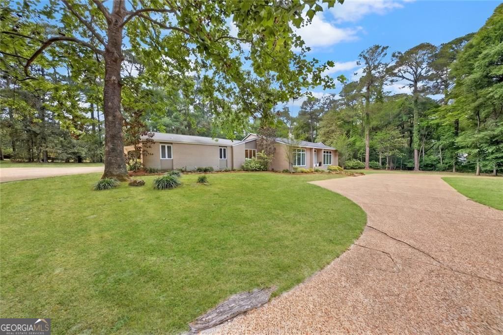 20 Cherokee Road