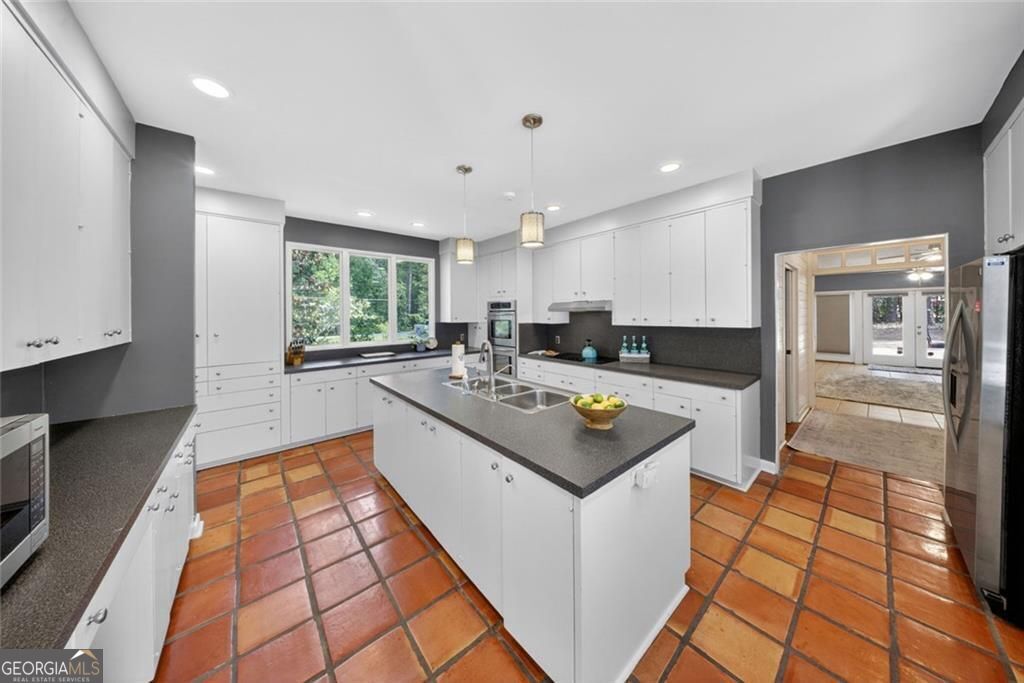 20 Cherokee Road