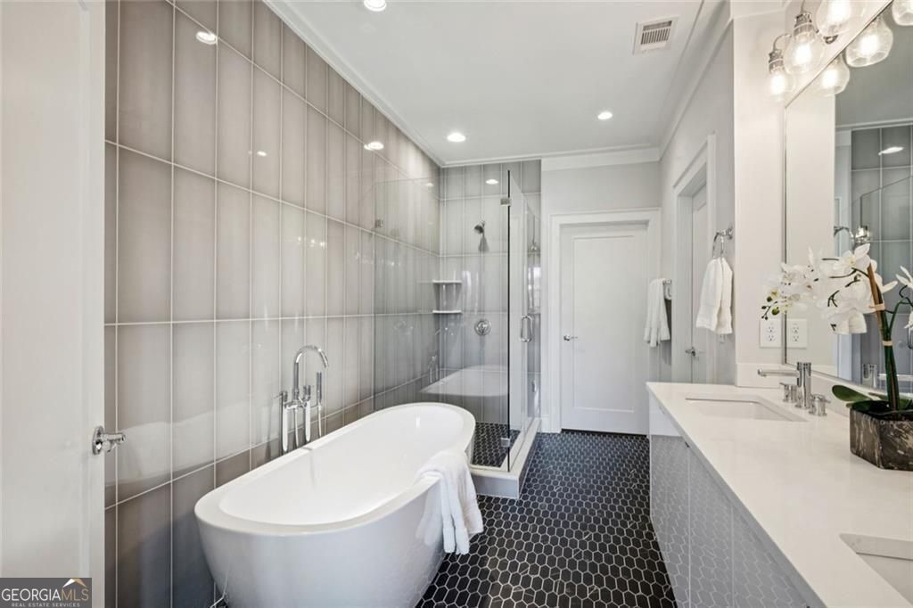 2528 Appleden Place