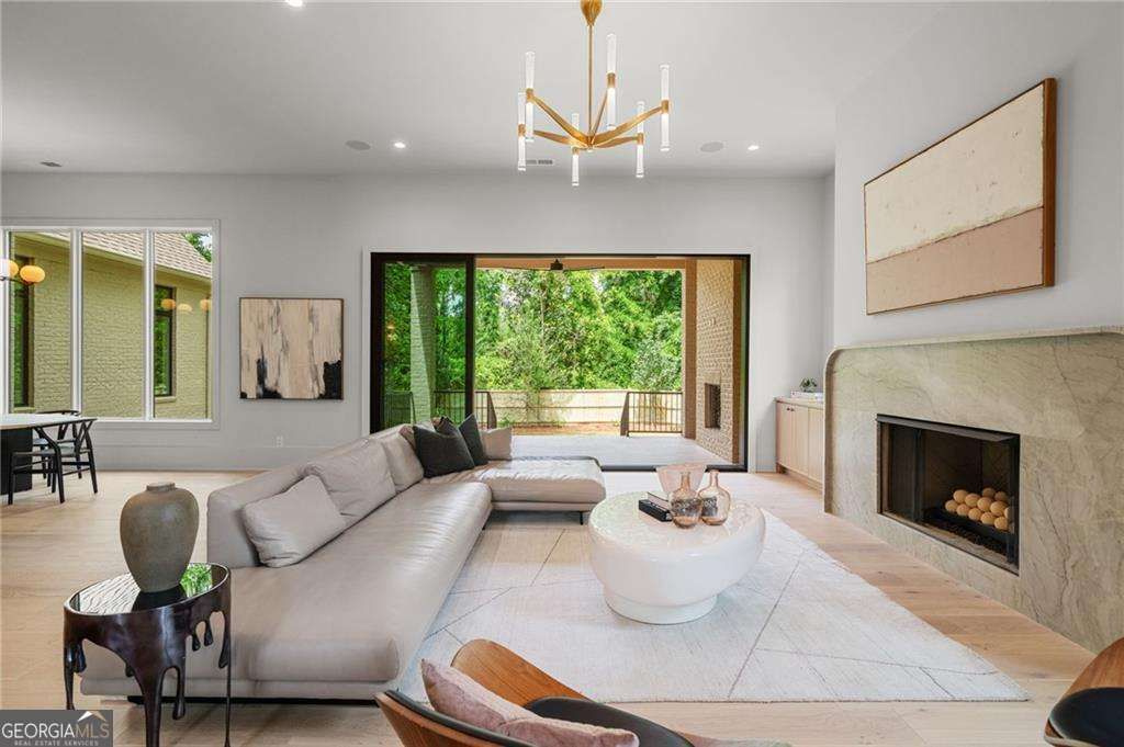 175 Pebble Trail