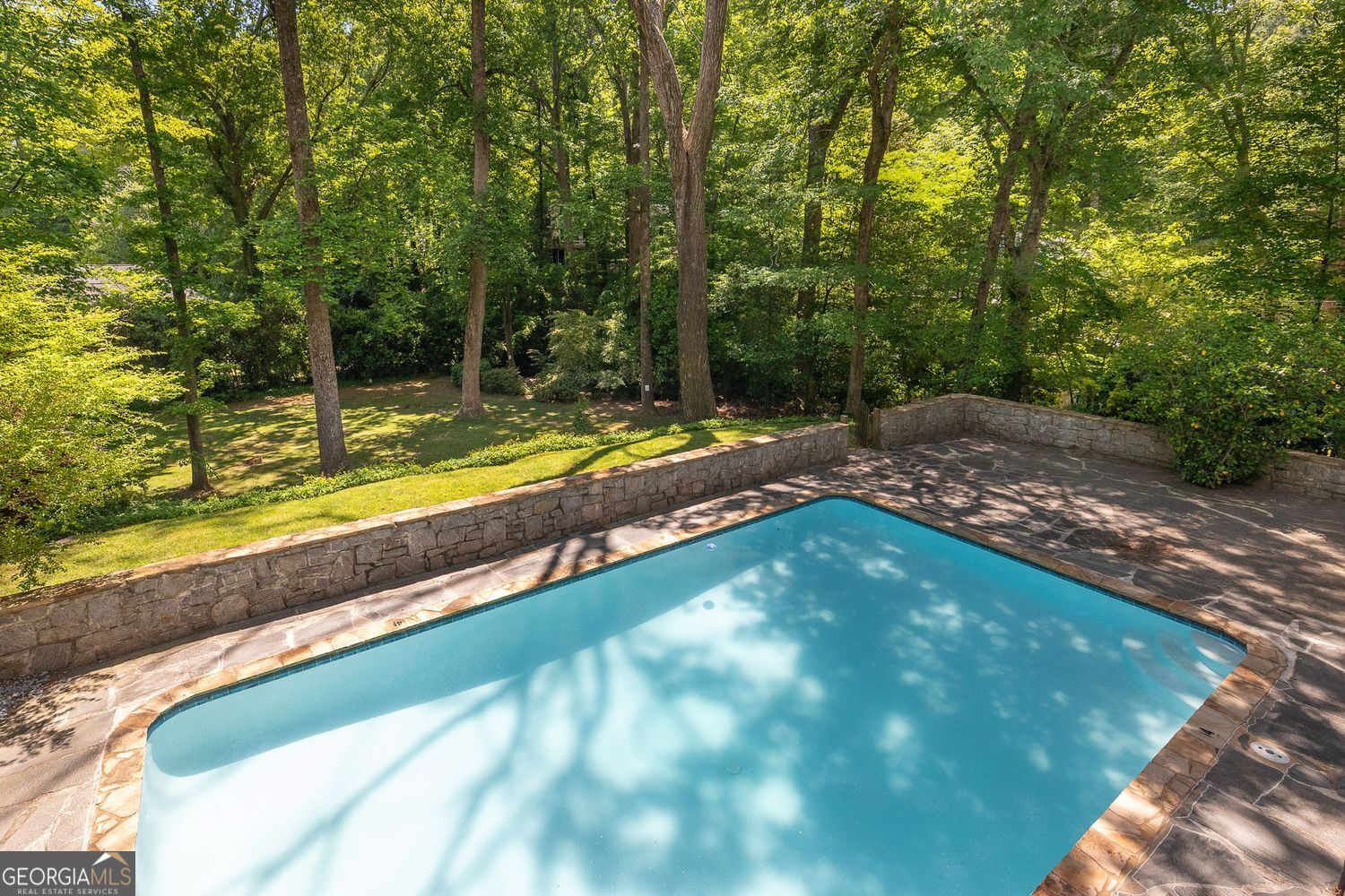 445 Forest Hills Drive NE