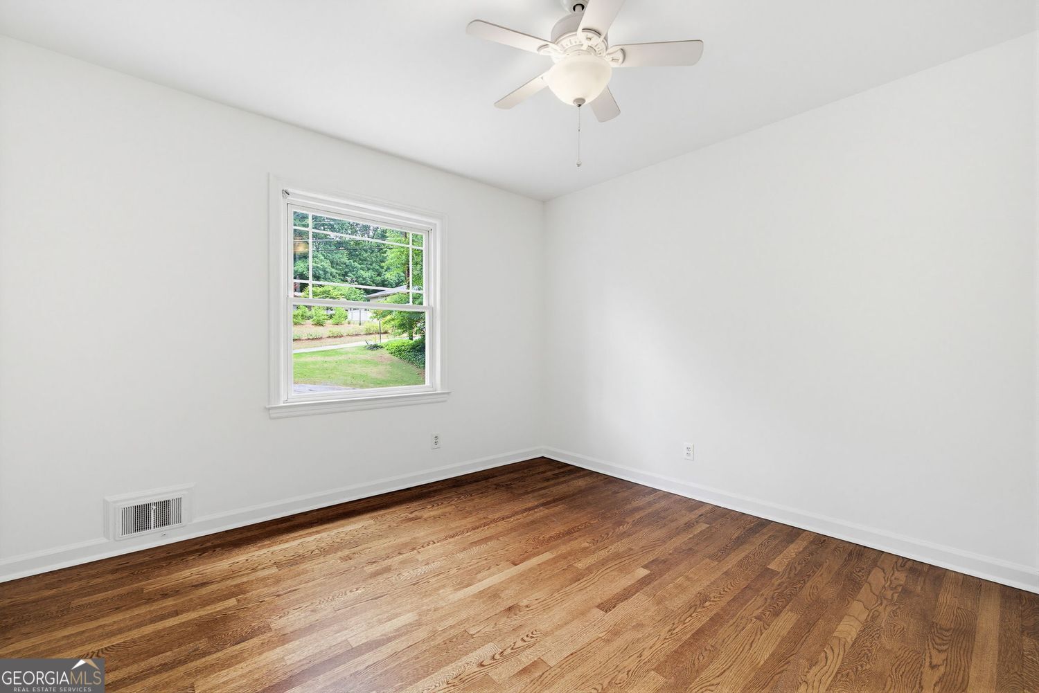 445 Forest Hills Drive NE